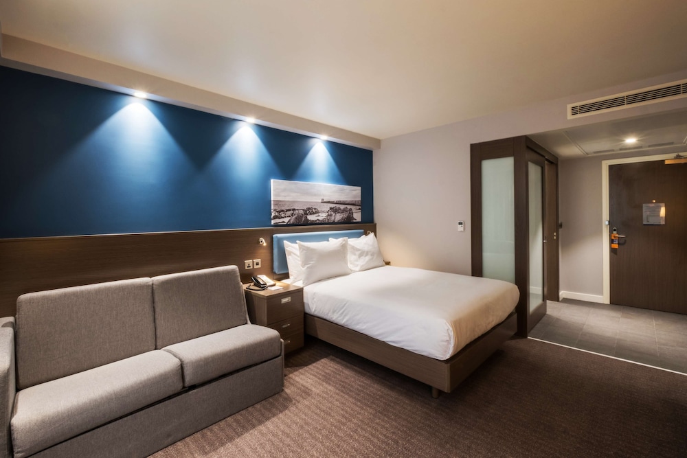Family Room, 1 Queen Bed, Non Smoking