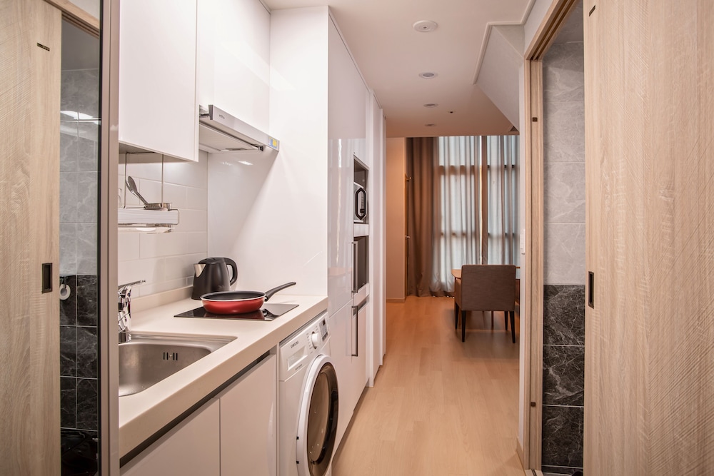 Basic Quadruple Room - Photo 10