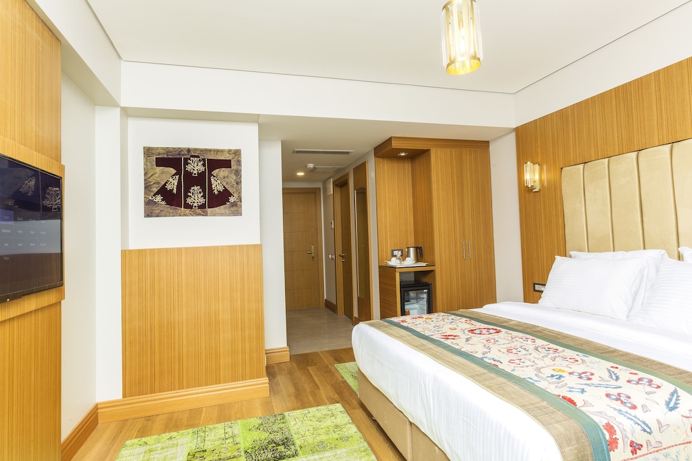 Deluxe Double Room, 1 Queen Bed, Non Smoking, Garden View photo 1