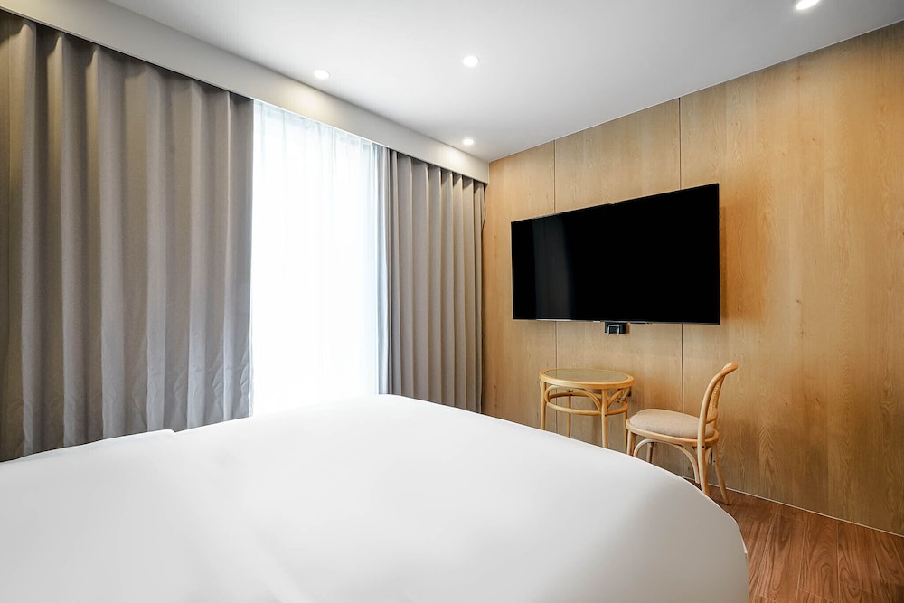 Deluxe Room - Photo 2