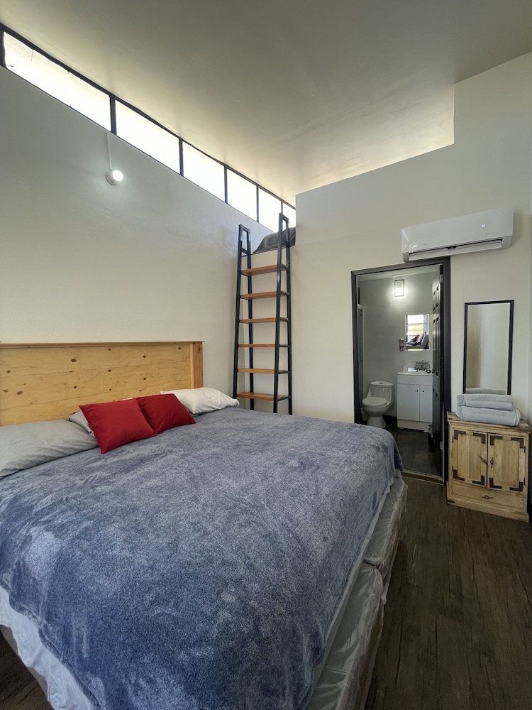 Standard Room, Multiple Beds, Tower photo 1