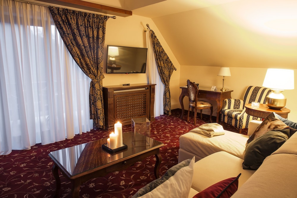 Deluxe Suite photo 3