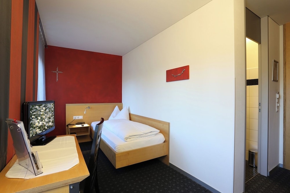Basic Single Room, Mountain View