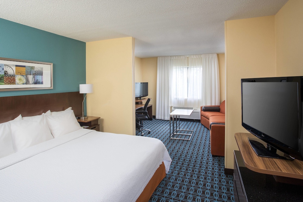 Executive Suite, 1 King Bed with Sofa bed - Photo 4