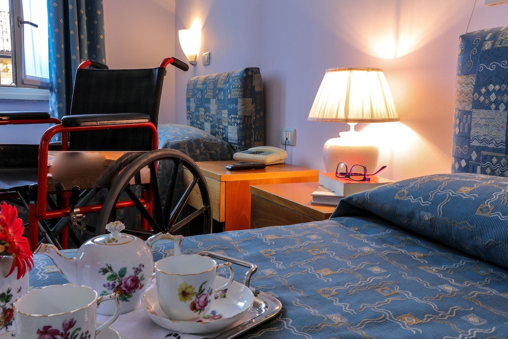 Standard Twin Room, Accessible photo 1