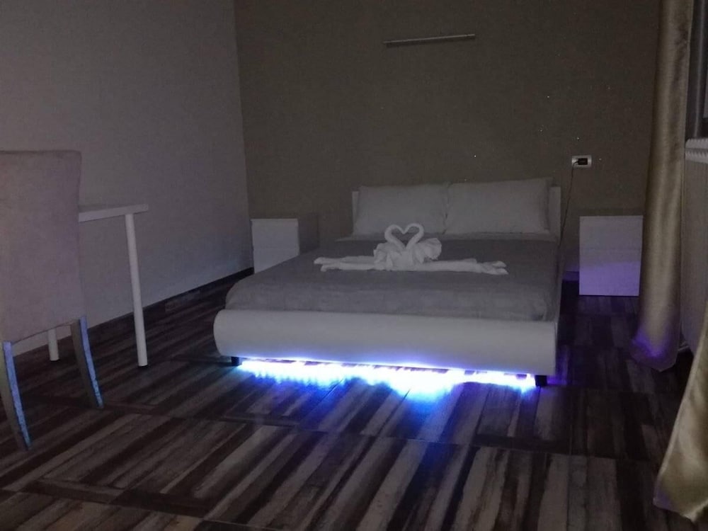 Double Room - Photo 3