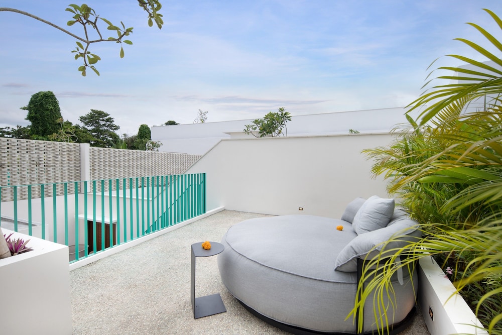 One Bedroom Villa With Private Pool - Photo 14