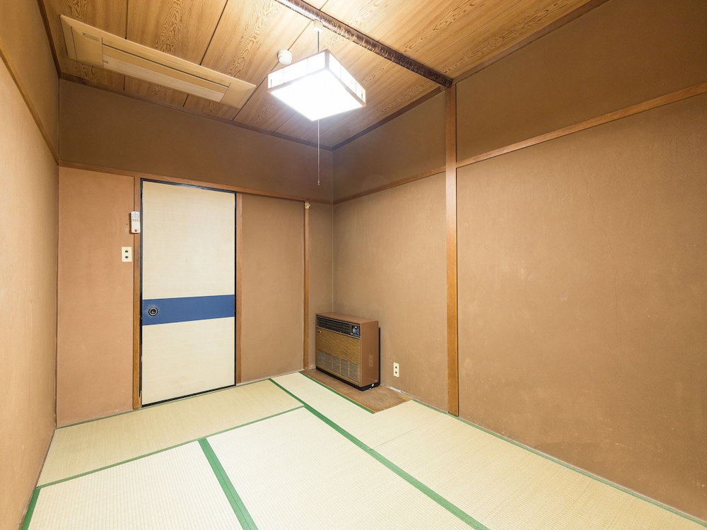 Japanese Style Twin Room with Shared Bathroom, Smoking photo 3