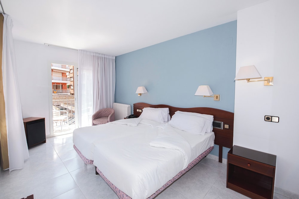 City Room, 2 Twin Beds