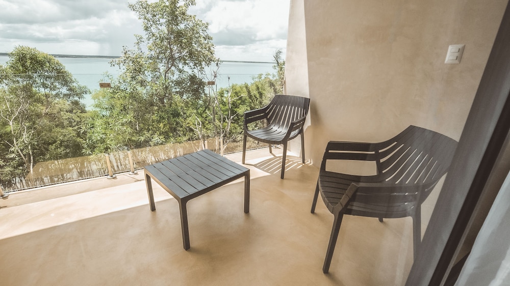 Deluxe Suite, Private pool photo 3