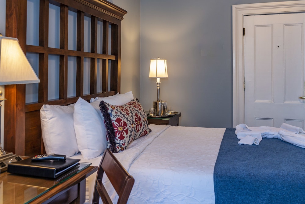 1 Full Bed photo 3