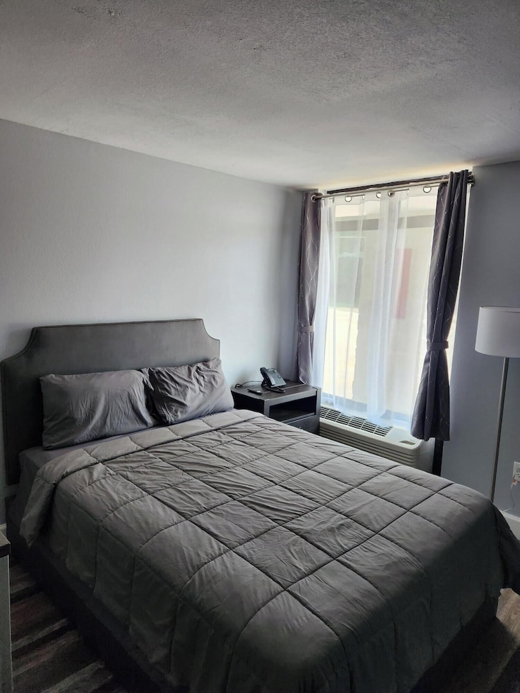 Economy Room photo 1