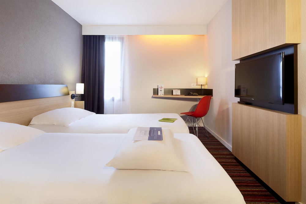 Standard Room, 2 Twin Beds - Photo 2