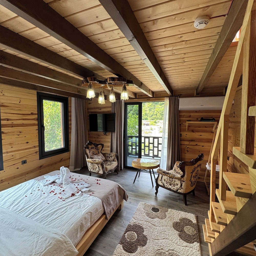 Deluxe Duplex, River View