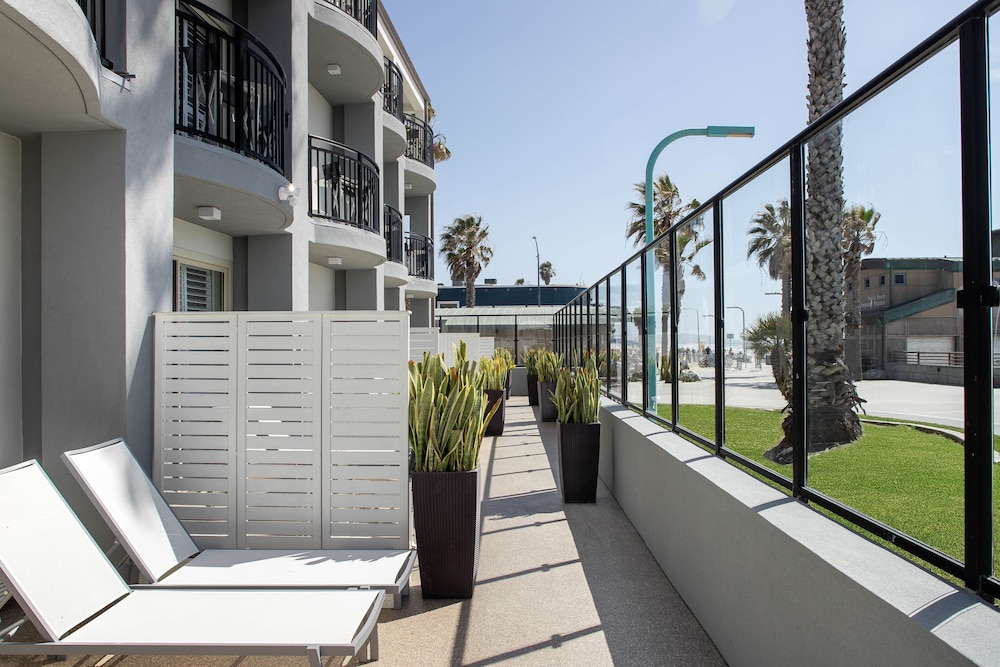 Standard Single Room, 1 Bedroom, Oceanfront - Photo 7