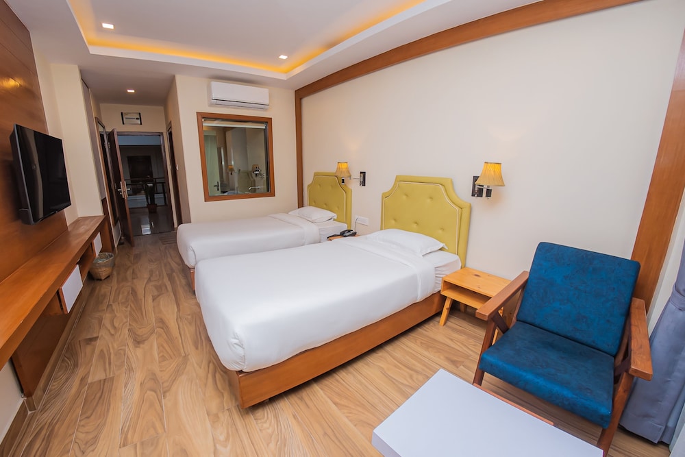 Deluxe Twin Room - Photo 9