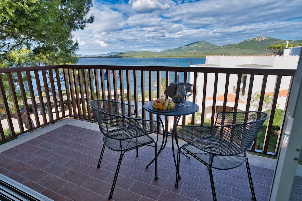 Family Room, Sea View - Photo 4