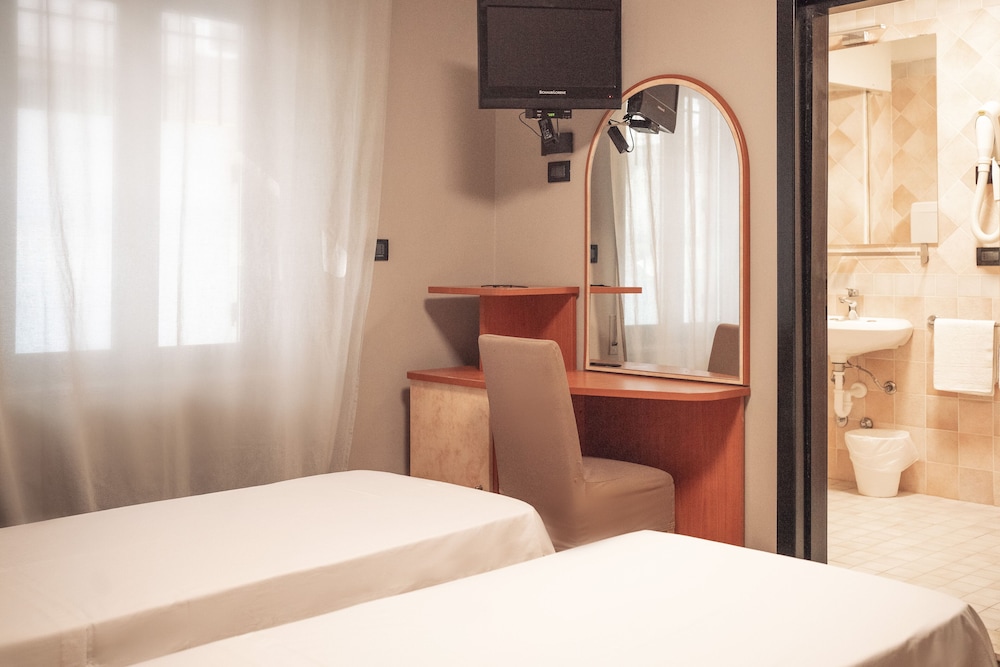 Economy Double or Twin Room - Photo 1