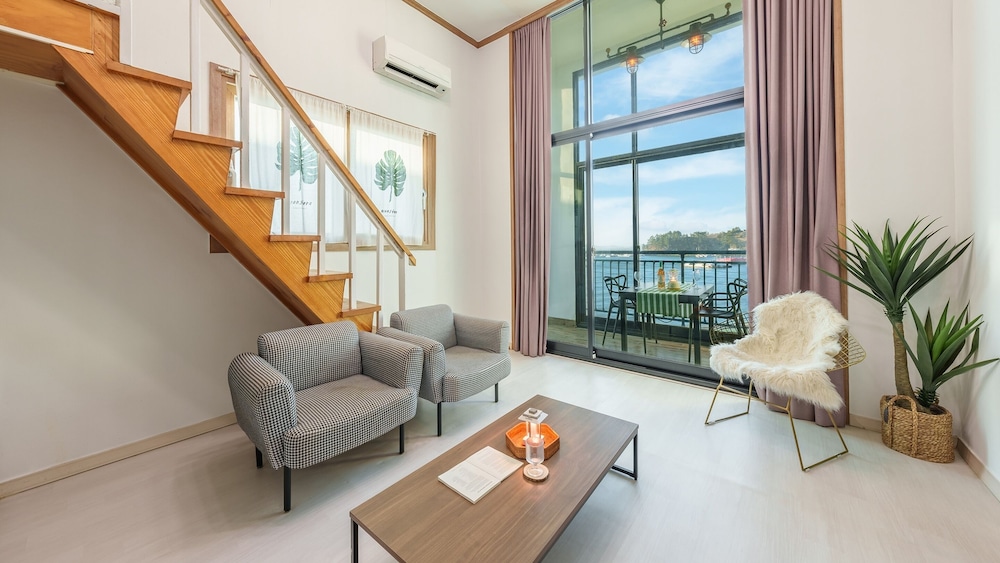 Basic Room, 1 Bedroom (Room 201(ocean view))