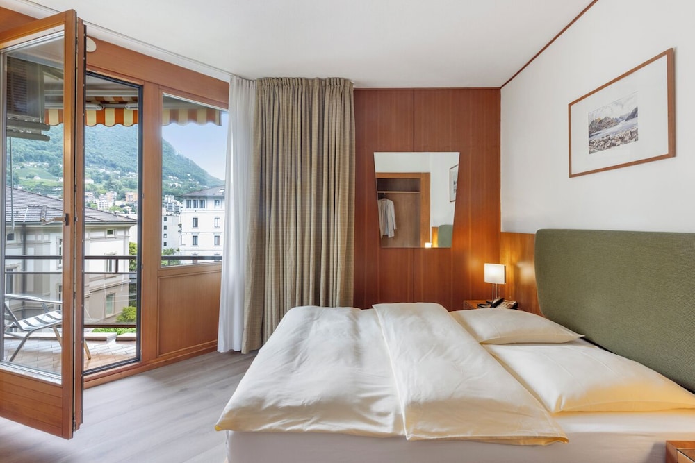 Single Room, 1 Queen Bed photo 1