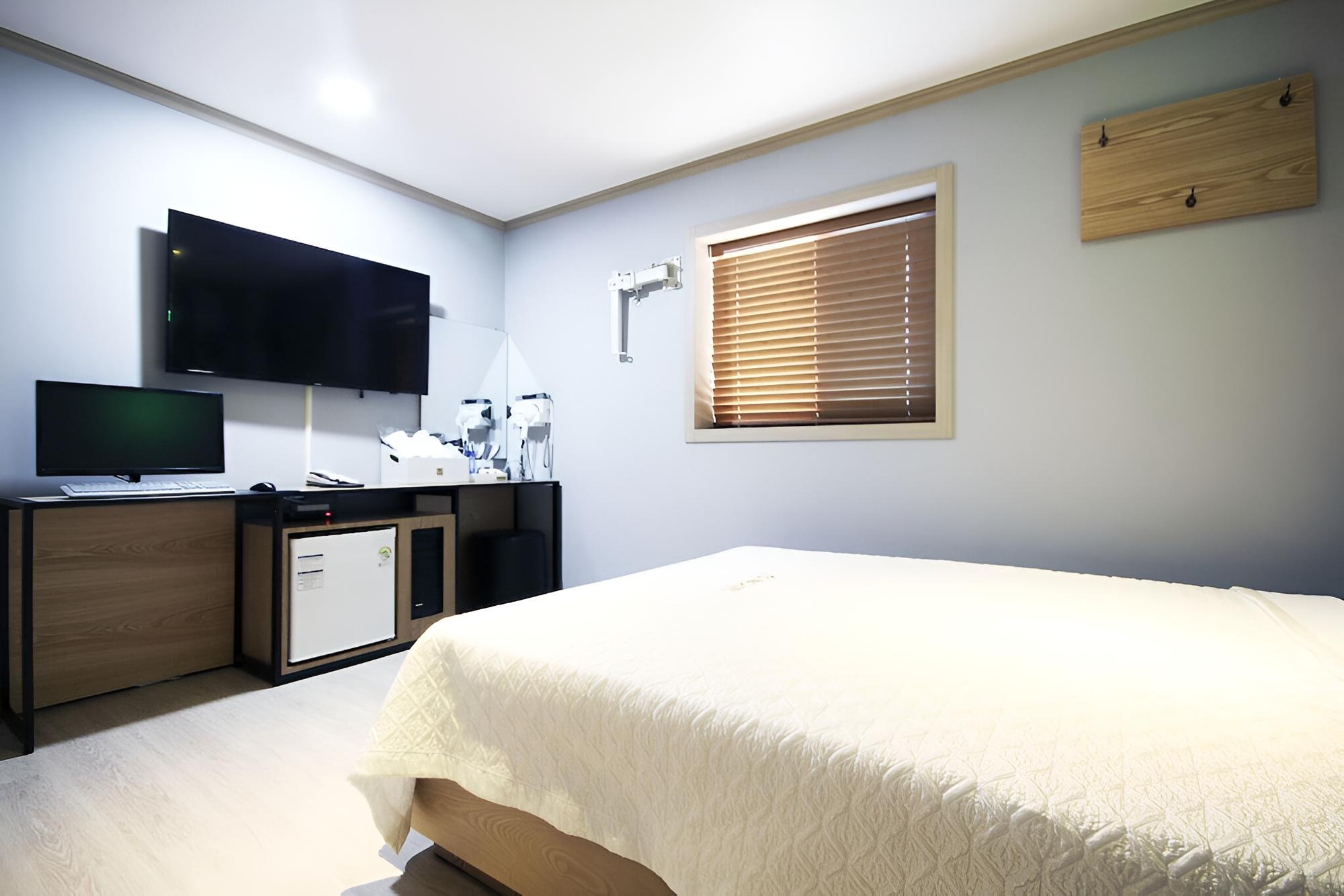 Room (General room (hot water mat room insp) - Photo 16