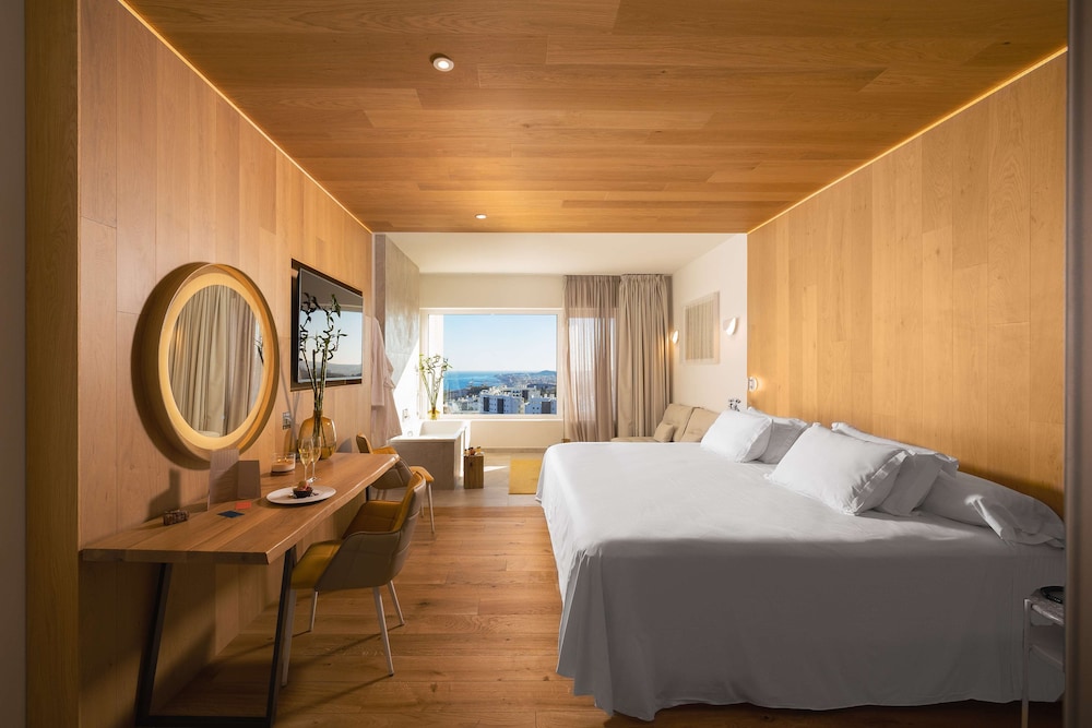 Twin Leiro Suite thumbnail 5