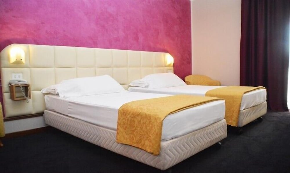 Superior Double or Twin Room - Photo 3