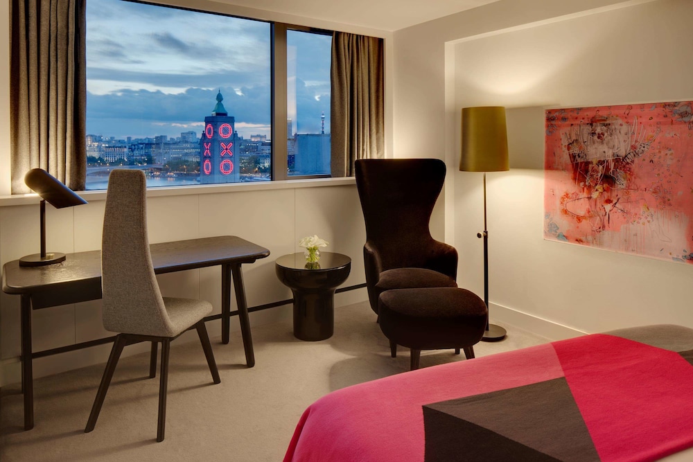 Superior Room, 1 Queen Bed, City View
