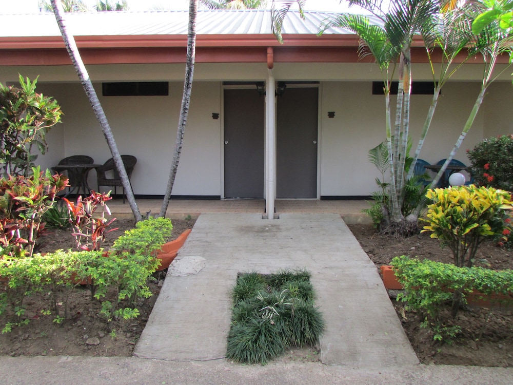 Air-Condition Poolside Suite photo 7