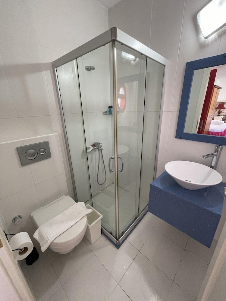 Deluxe Triple Room photo 2