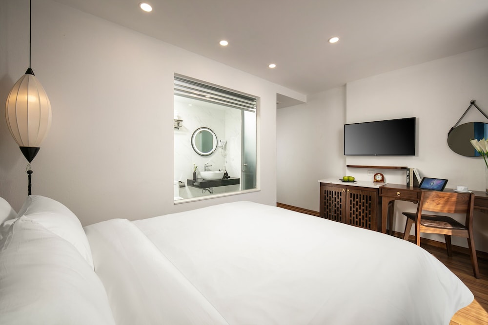 Honeymoon Room