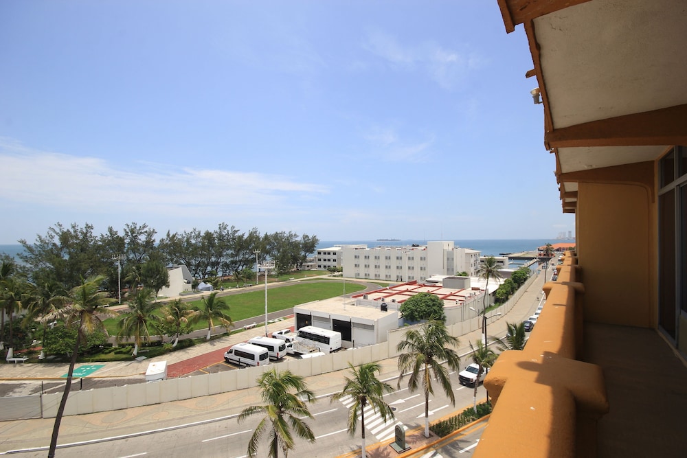 Superior Room, Ocean View - Photo 9