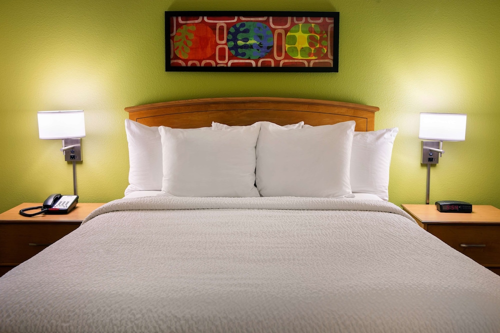 Suite, 1 Queen Bed with Sofa bed, Accessible (Mobility/Hearing Tub One Bedroom) - Photo 4