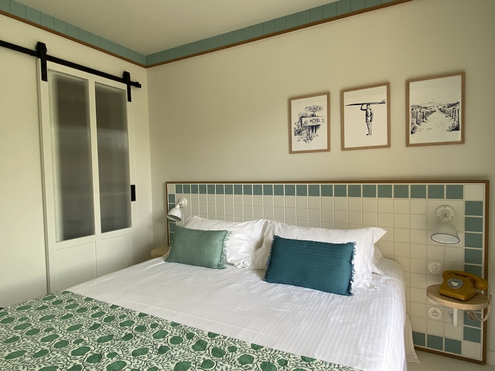 Comfort Room, Balcony