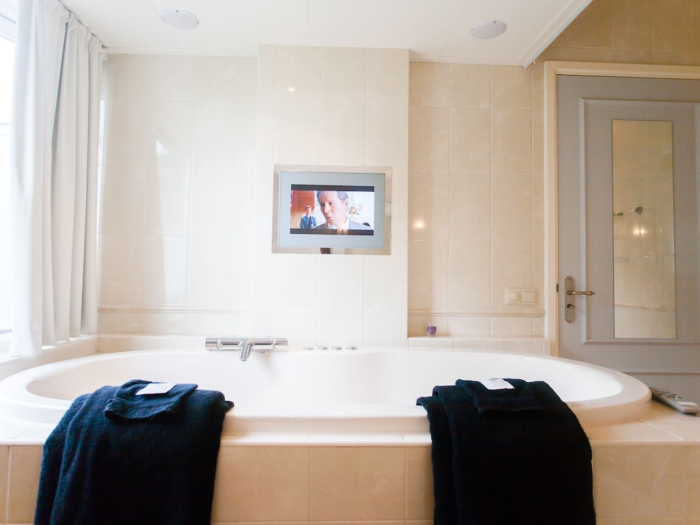 Double Room (Purple) photo 2