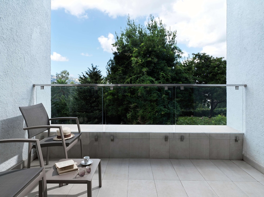 Family Room, Garden View (Main Building) - Photo 4