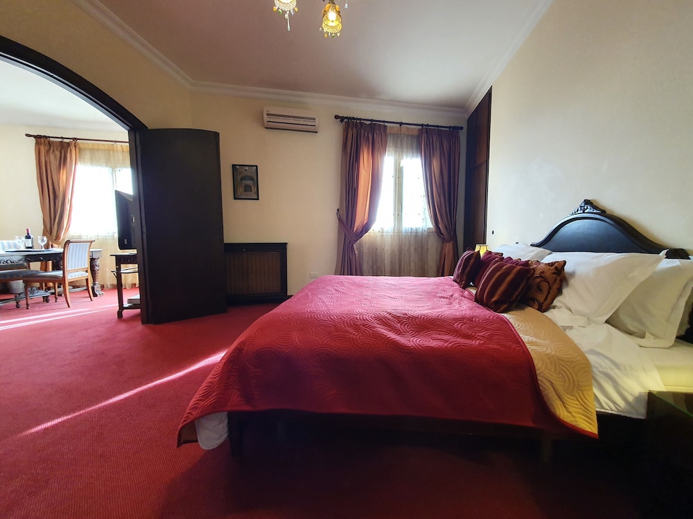 Deluxe Suite photo 1