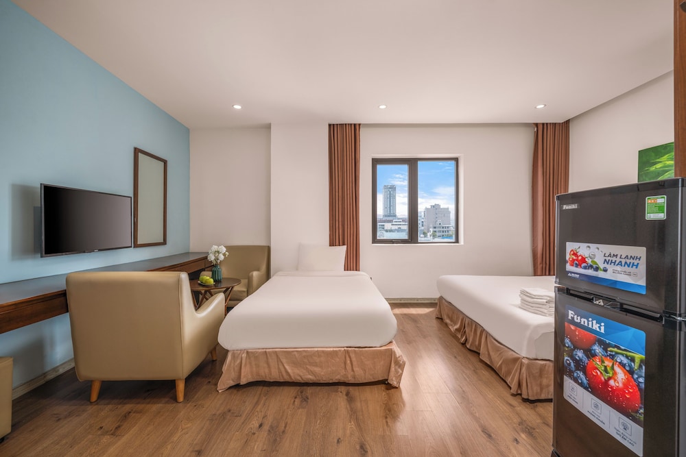 Superior Triple Room, City View