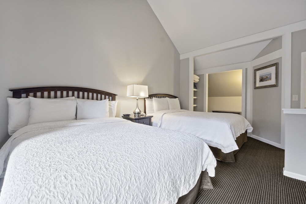 Townhouse Suite, 2 Queen Beds and Sofa Bed (Stairs Required) photo 2