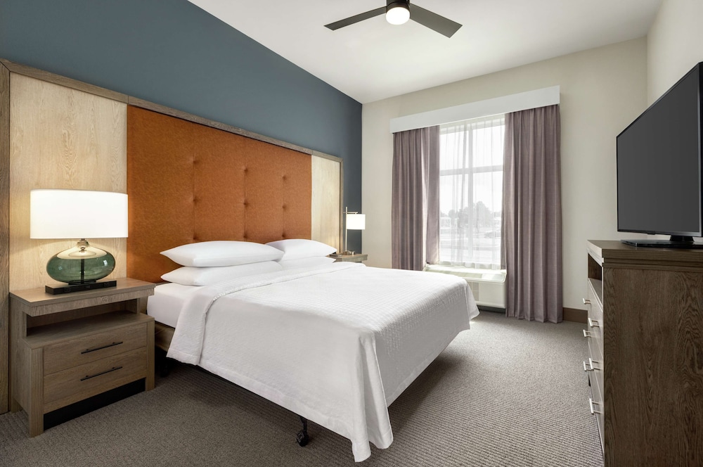 Suite, 1 King Bed, Accessible (Hearing, Nonsmoking) - Photo 5