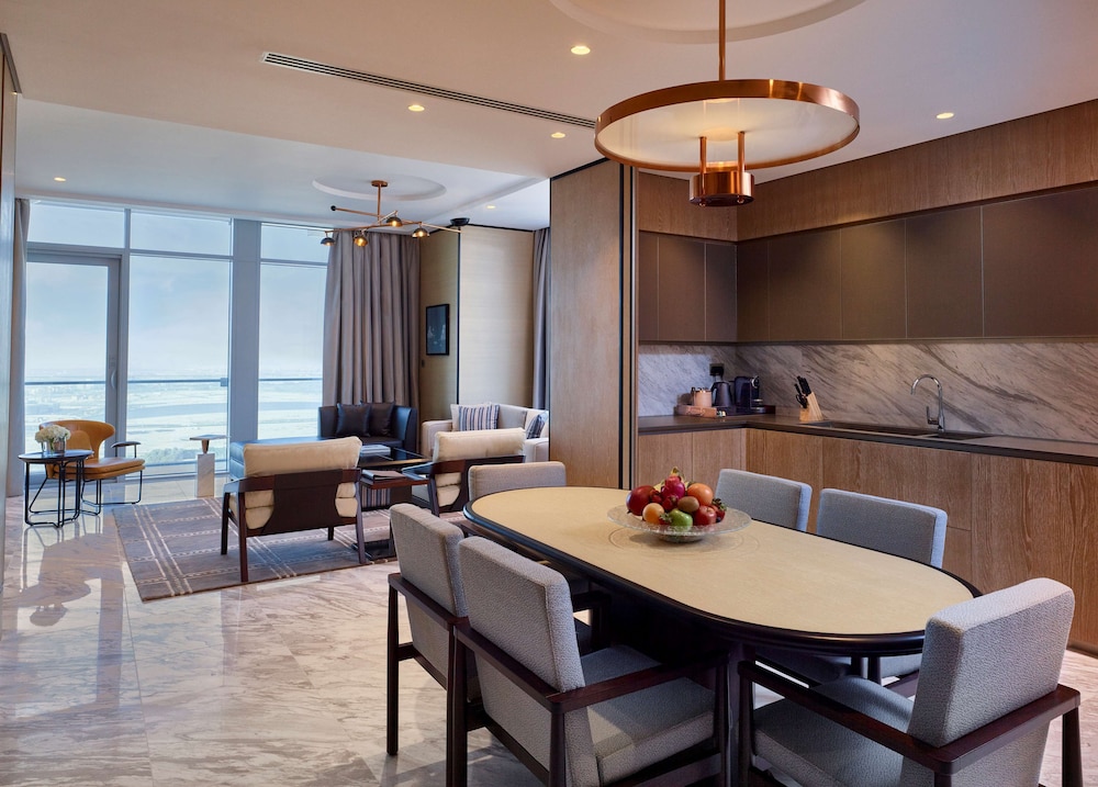 Suite, 1 Bedroom, Balcony, Corner (Residential)