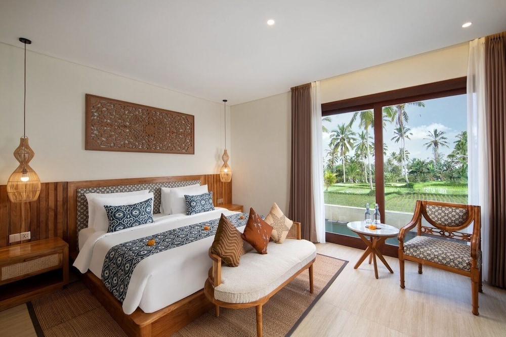 Cozy 1 Bedroom Romantic Pool Villa with Paddyfield View photo 1