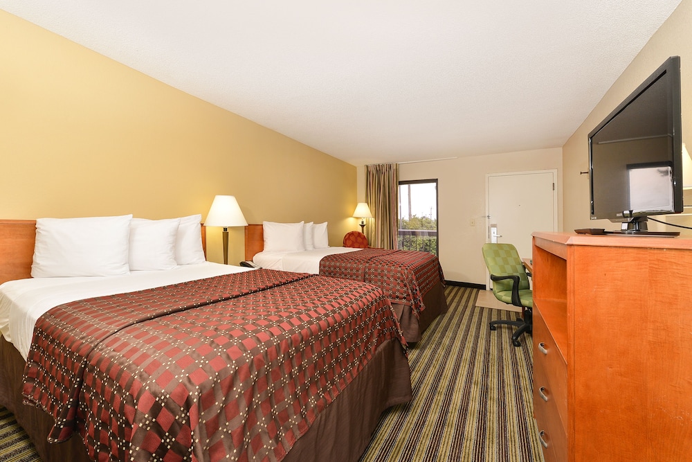 Room, 2 Double Beds, Refrigerator & Microwave