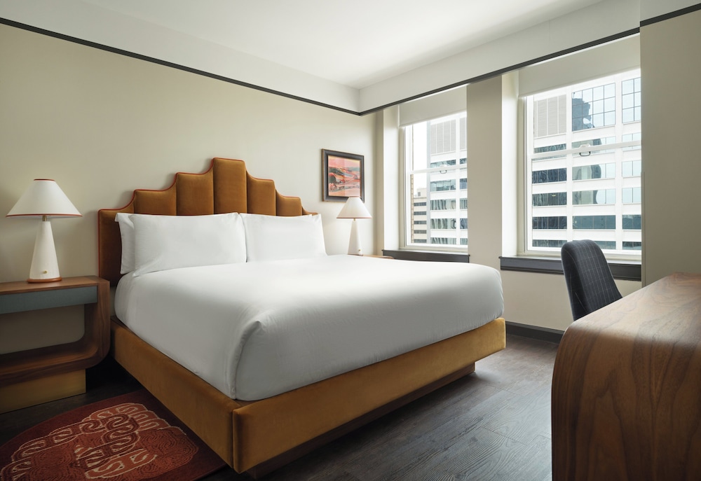 Suite, 1 King Bed with Sofa bed
