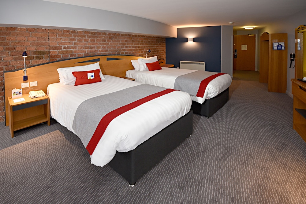 Standard Room, 2 Twin Beds (Albert Dock View, Free Hot Breakfast) - Photo 3