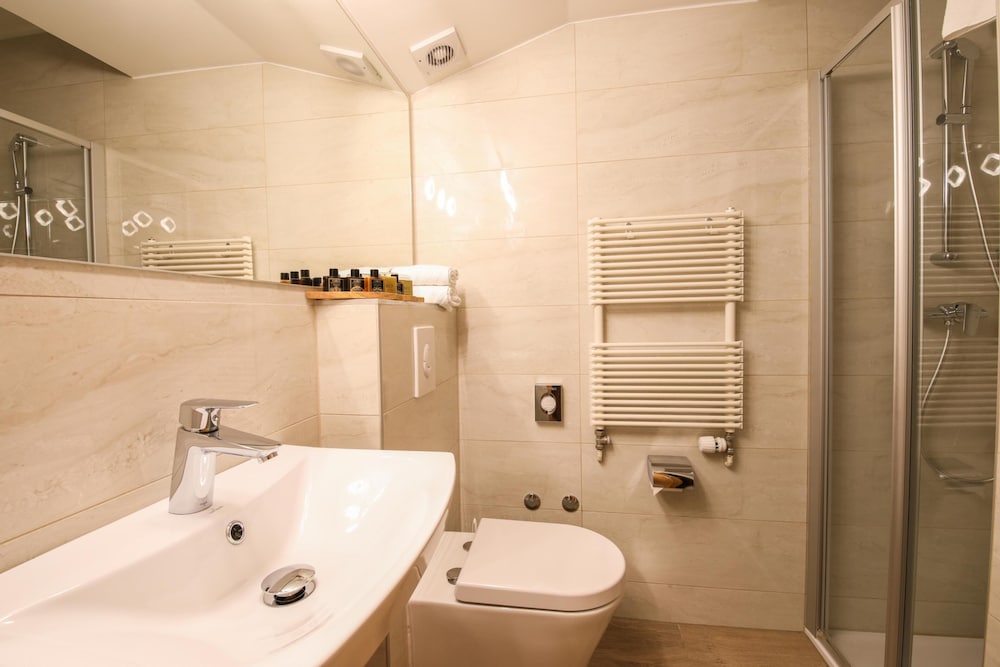 Standard Single Room - Photo 4