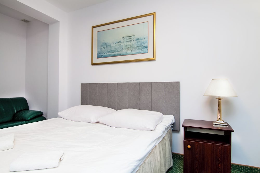 Classic Double Room, Garden View