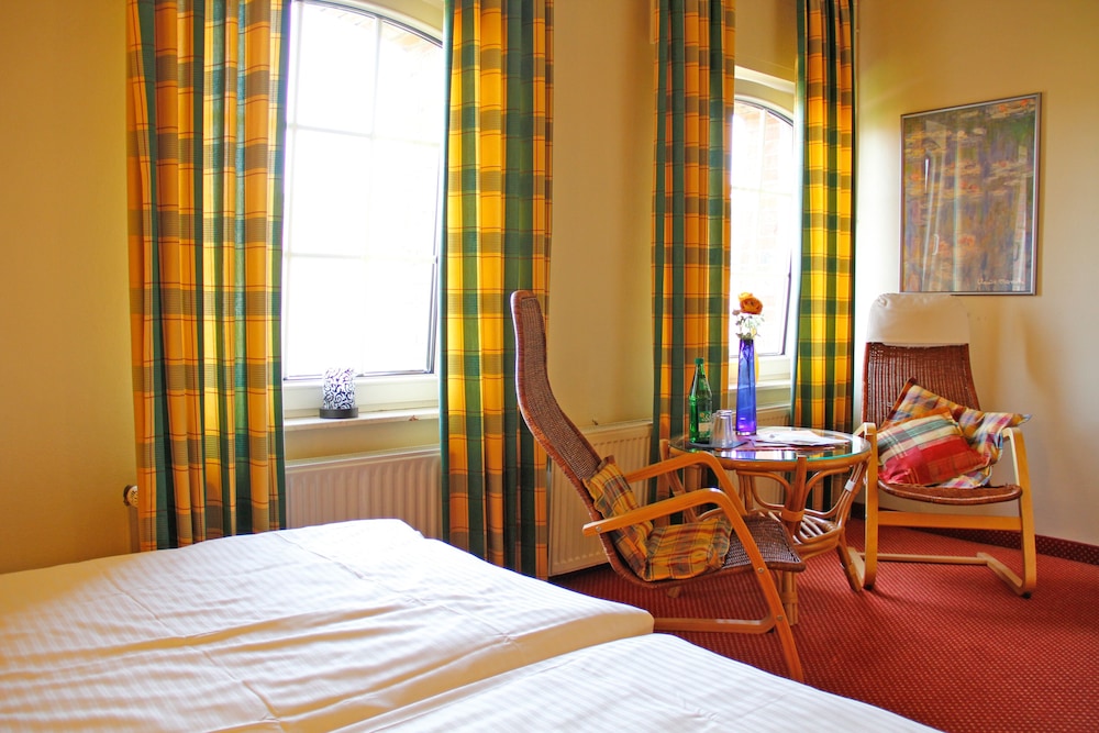 Panoramic Apartment, 1 King Bed, City View photo 2