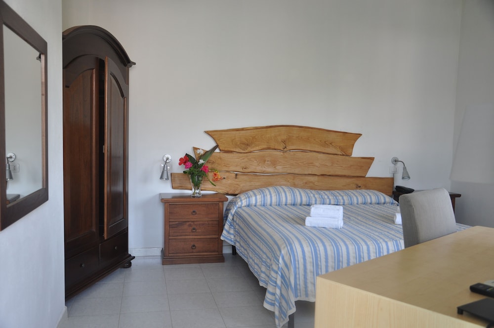 Double or Twin Room photo 1