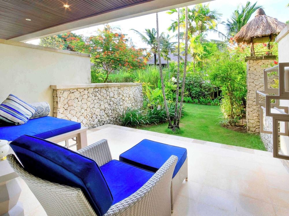 Deluxe Room, 2 Single Beds, Pool View (Located in the Garden Wing) - Photo 4